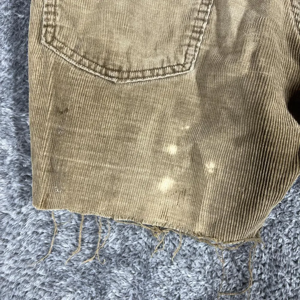 Vintage Levis Shorts Unisex Adults 31 Beige Corduroy Cut-Off Relaxed Fit Worn
